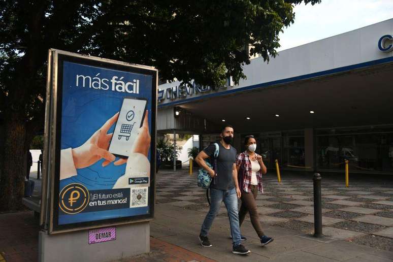 As autoridades realizaram campanhas a favor da ado&ccedil;&atilde;o do petro