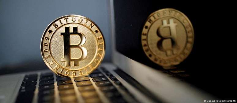 Polícia afirmou que os suspeitos transferiram os bitcoins voluntariamente