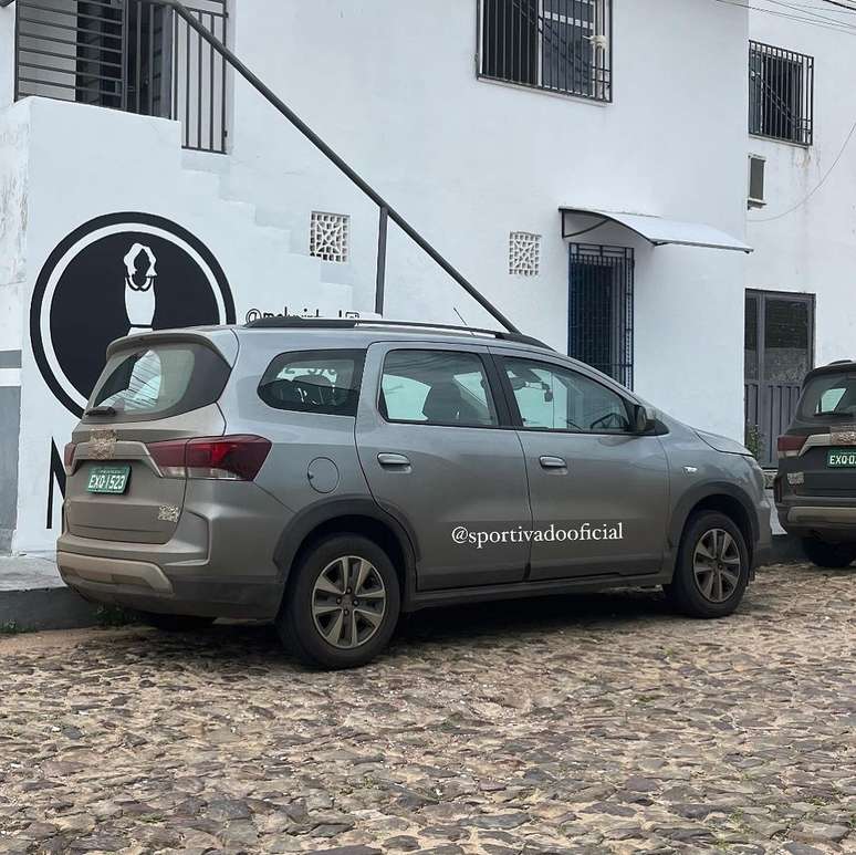 Novo Chevrolet Spin em testes com leve camuflagem