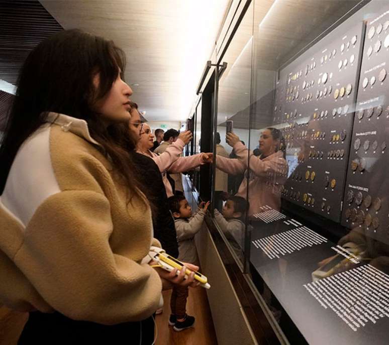 Exposi&ccedil;&atilde;o Catalogar: moedas e medalhas &ndash; Museu do Ipiranga