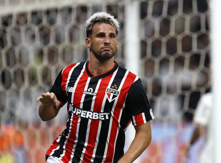 Calleri marca no clássico e São Paulo quebra tabu. (Rubens Chiri/Saopaulofc)