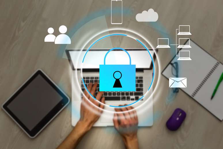 Muita gente, no ambiente virtual, se aproveita de quem n&atilde;o domina determinado assunto para prometer mundos e fundos 