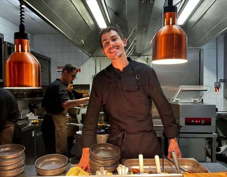 O chef Pedro Henrique Lima está à frente do Black Trumpet