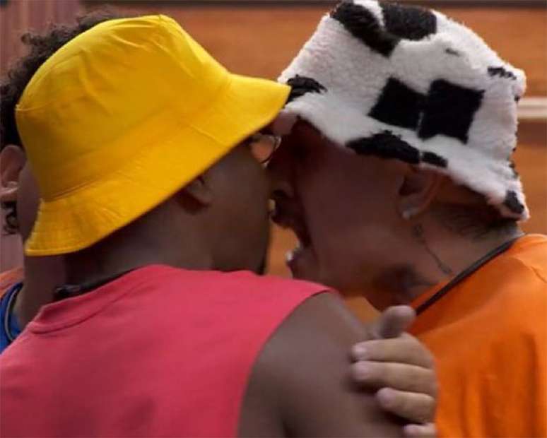 BBB |  The bullshit leaves Davi and Bin Laden with their noses glued: “Sucker” and “Sucker is you”