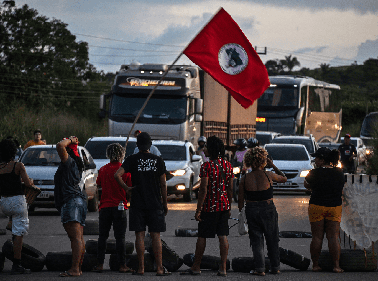 Integrantes do Movimento dos Sem Terra (MST) protestam no Pará, em 2023.