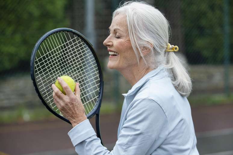 Veja o que o estudo apontou sobre os benefícios da prática de tênis na terceira idade