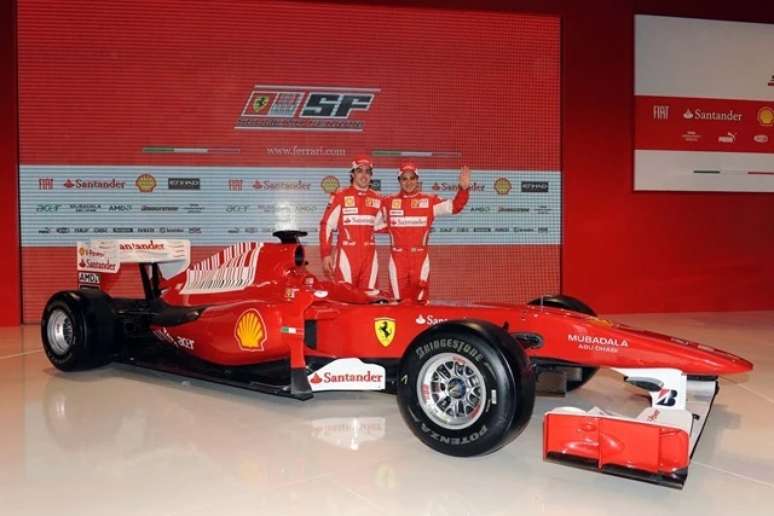 Alonso e Massa na apresentação da Ferrari F10