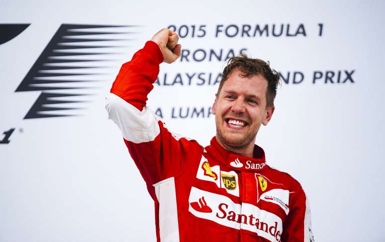 Vettel vencendo na Malásia em 2015. Parecia promissor, mas...