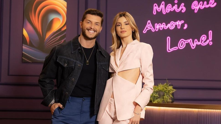 Camila Queiroz Wears a Different Blazer for ‘Blind Wedding’