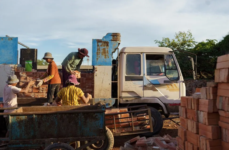 Pesquisadores documentaram o impacto na sa&uacute;de dos trabalhadores de olarias, que trabalham em algumas das condi&ccedil;&otilde;es mais quentes do mundo