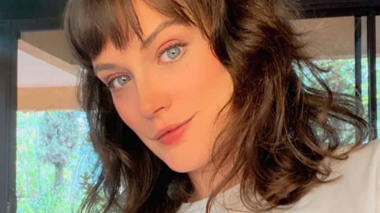 Bianca Bin remains topless and responds to criticism of her body: ‘We don’t let anything define us’