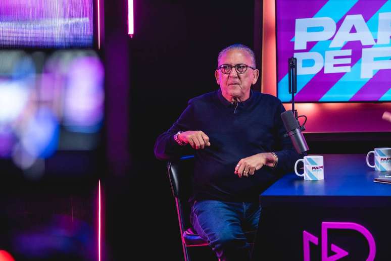 Galv&atilde;o Bueno foi convidado por Ronaldo para falar sobre o ex-jogador