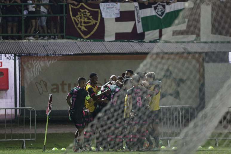 In the debut of the senior national team, Fluminense beats Bangu in the Carioca Championship