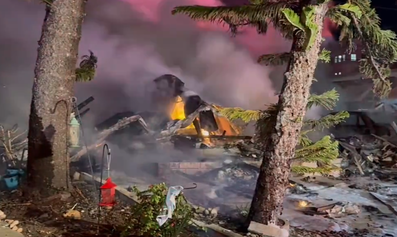 Avi&atilde;o caiu em um parque de trailers na Fl&oacute;rida, Estados Unidos