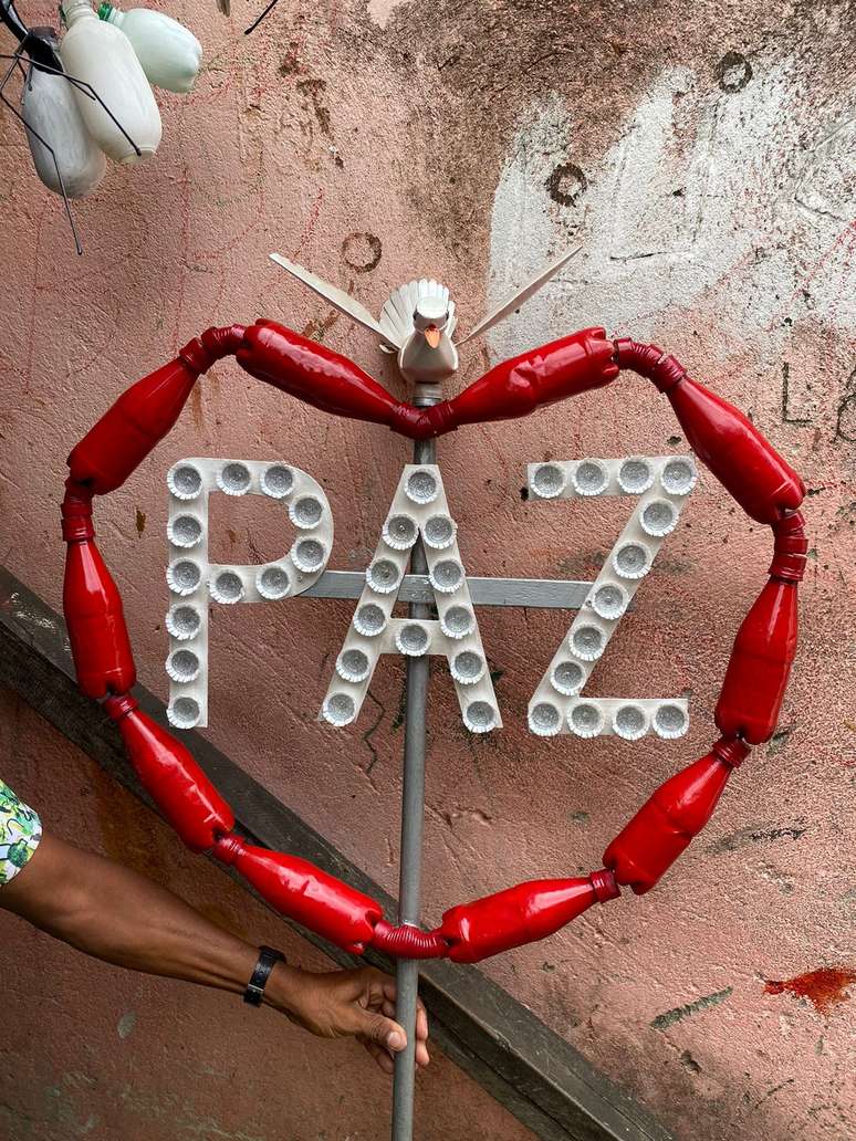 Estandarte da Paz, criado pelo pernambucano Reginaldo Cabral