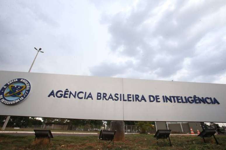 Lista de autoridades investigadas pela Abin durante o governo Bolsonaro incluem ex-ministros rompidos com o ex-presidente