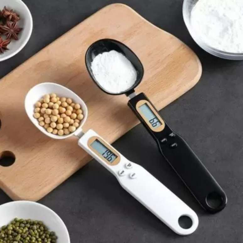 Wolff spoon with graduated scale. Wolff spoon with graduated scale.