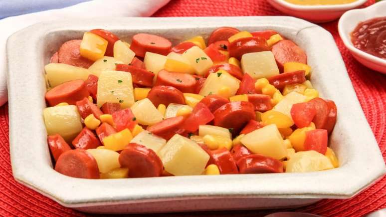 Practical sausage stew: a recipe that fits your budget