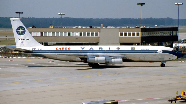 Boeing 707 PP-VLI da Varig, similar ao avião desaparecido.