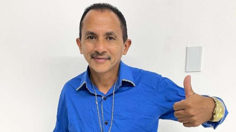 The singer of the hit ‘Caneta Azul’ changes his look and declares: ‘The most handsome man in Brazil’;  I wait!