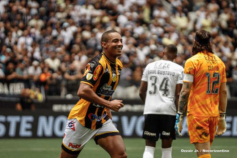 Derrota do Corinthians registra apenas sétimo hat-trick na história da Neo Química Arena; veja os nomes. 