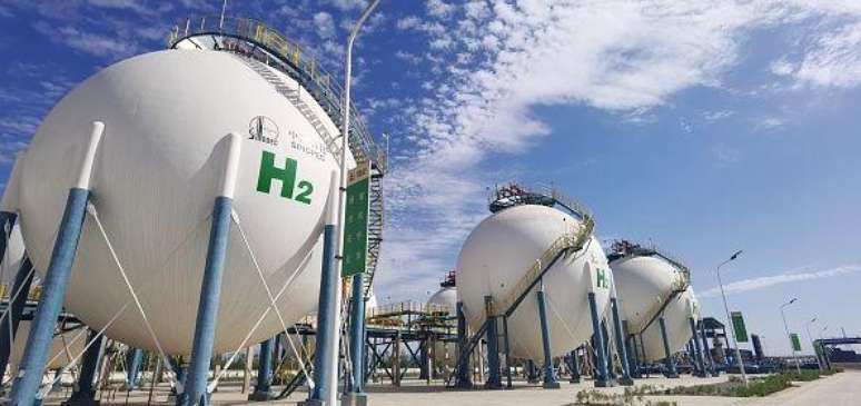 O hidrog&ecirc;nio &eacute; um g&aacute;s altamente inflam&aacute;vel e de combust&atilde;o espont&acirc;nea ao ar livre