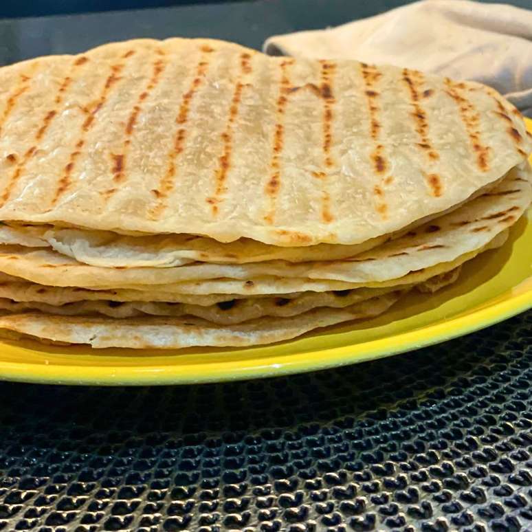 Pan bread: with water, salt plus 3 ingredients, quick