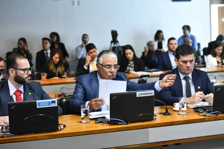 Senadores Jorge Seif, Eduardo Girão e Sérgio Moro; oposição compareceu à comissão para apoiar projeto contra 'saidinha' de presos