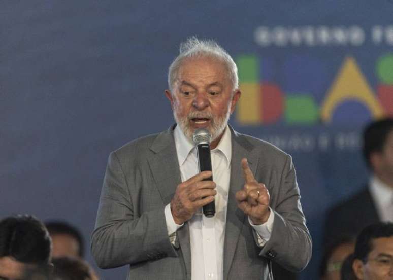 Presidente Lula discursa em evento em Santos na semana passada