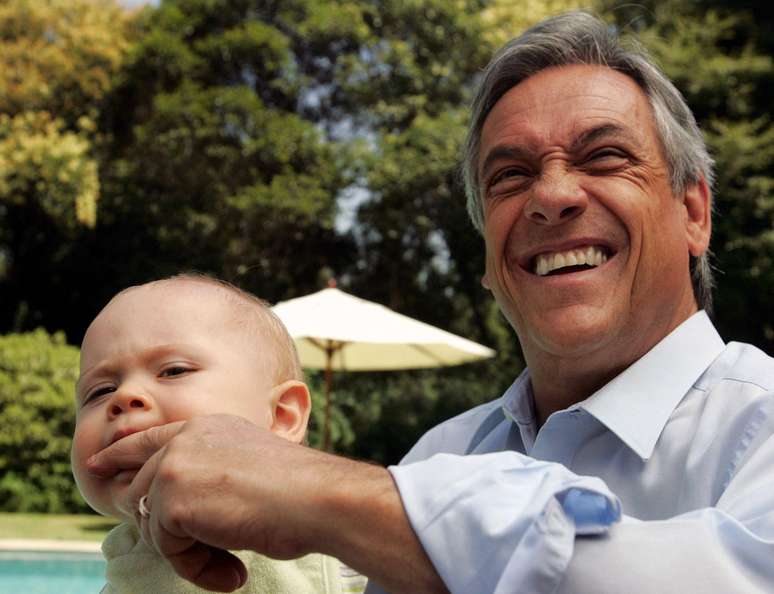 Sebastián Piñera com o neto Santiago