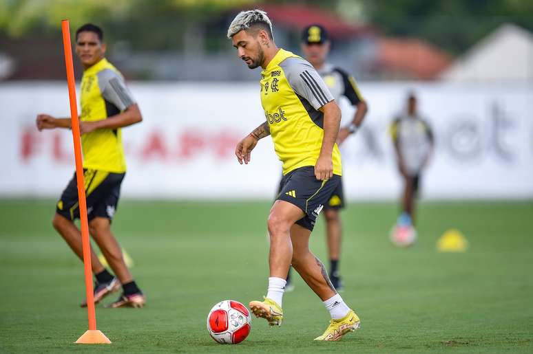 Arrascaeta finaliza preparação para o clássico 