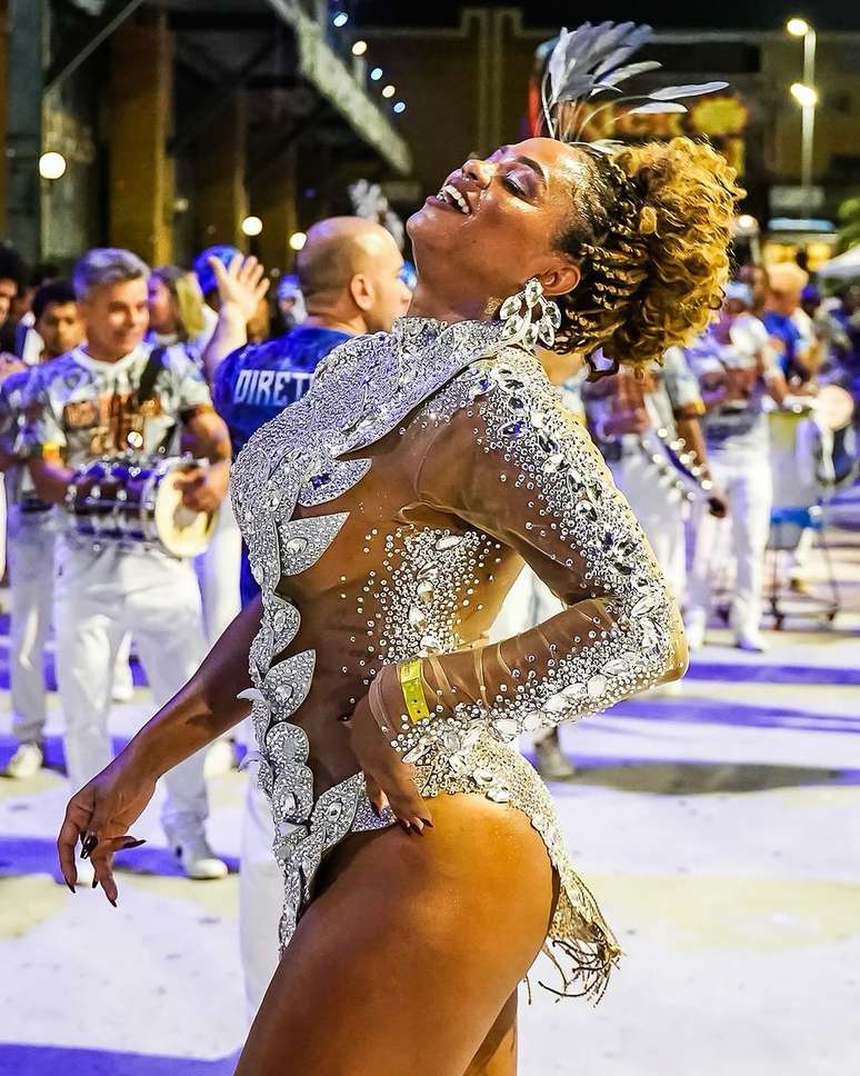 Bianca Monteiro foi criada na Portela