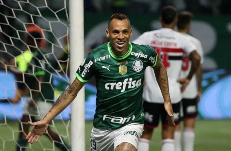 Cesar Greco / Palmeiras - Legenda: Breno Lopes ainda está indeciso se deixa o Palmeiras pela situação confortável na equipe
