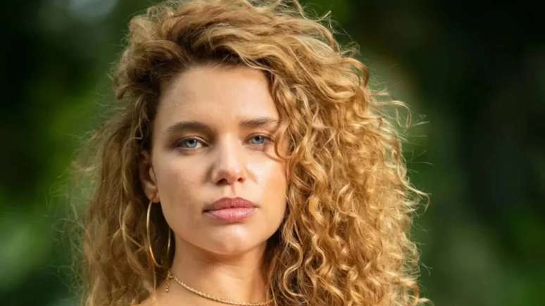Bruna Linzmeyer is captured by armed bandits and robbed in Rio de Janeiro
