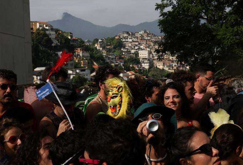 Foliões no bloco Céu na Terra, no pré-carnaval do Rio