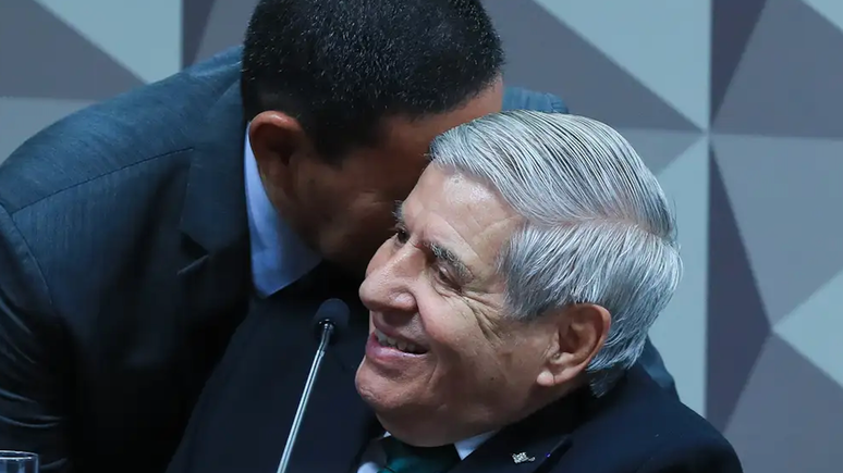 Augusto Heleno, ex-ministro do Gabinete de Segurança Institucional (GSI) de Bolsonaro, durante depoimento à CPMI do golpe, em setembro de 2023