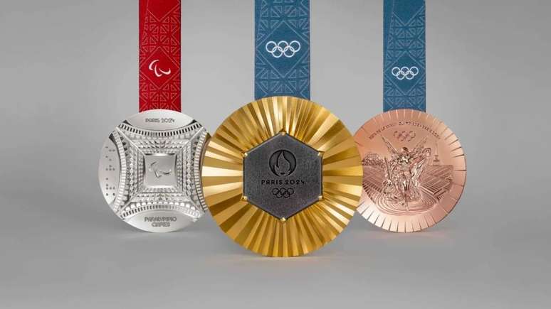 The medals for the Paris 2024 Olympic Games are revealed with the pieces of the Eiffel Tower