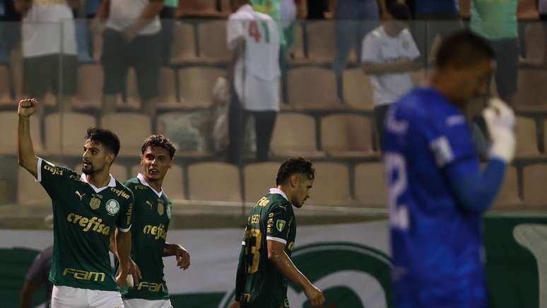 Comemoração do primeiro gol do Palmeiras na partida. 