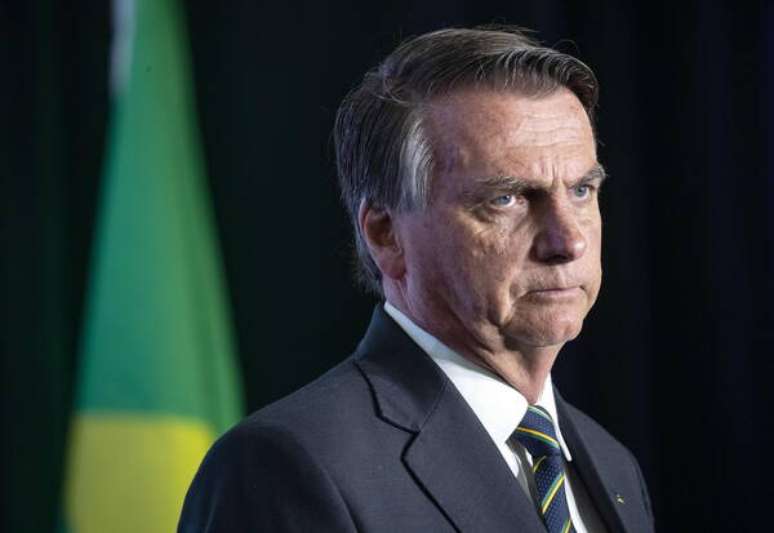 Jair Bolsonaro teve de entregar passaporte à PF