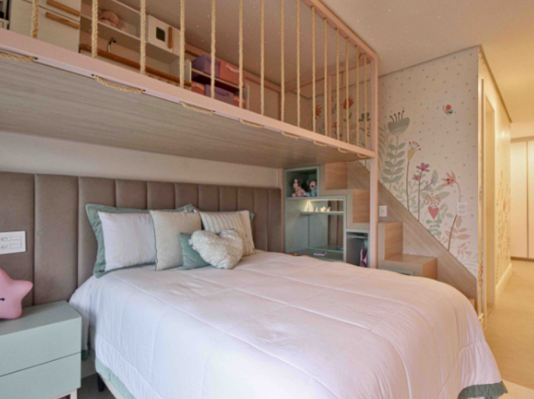 Medidas de camas: camas de solteiro, viúva e casal também podem ser usadas, mas é importante considerar o espaço e outros móveis do quarto – Projeto: Leonice Alves