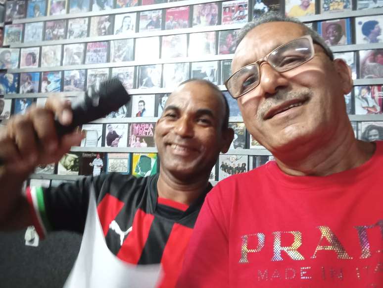 Ernesto Prata e Marcelo Tamborim fizeram o samba-enredo de graça para o Bloco das Torcidas, de Cidade Tiradentes, zona leste de São Paulo