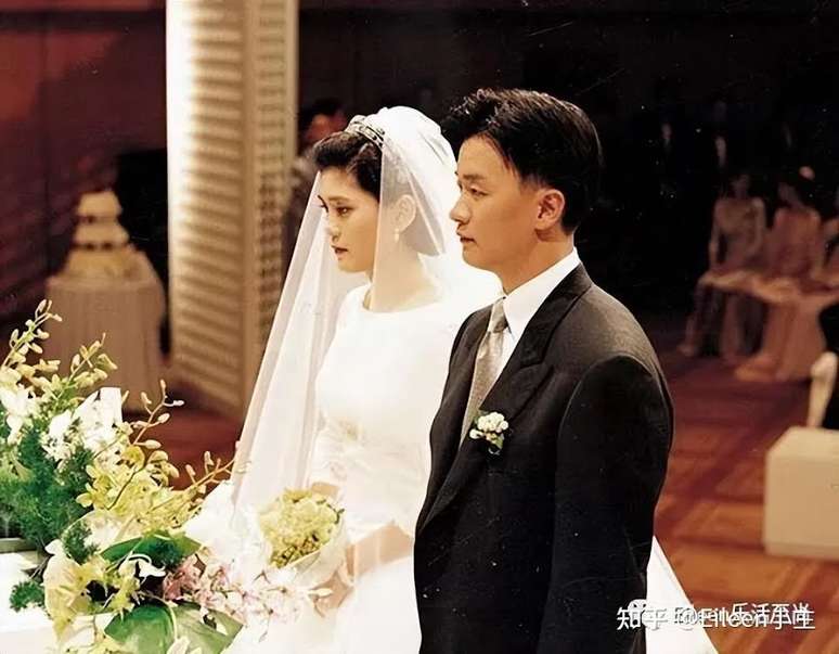 Lee Boo-jin e Im Woo Jae casaram em 1999 e tiveram um filho juntos.