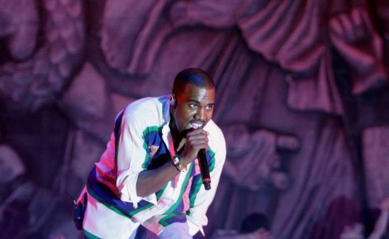 Kanye West em sua apresentação no Brasil, no Festival SWU, em 2011