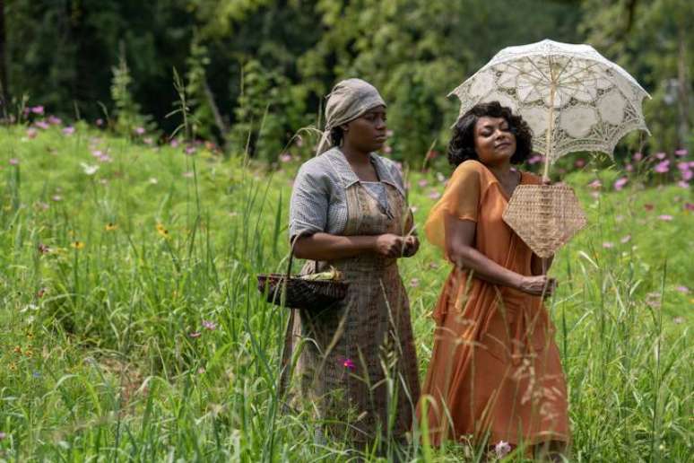 Fantasia Barrino e Taraji P. Henson em cena do filme de 'A Cor Púrpura'.