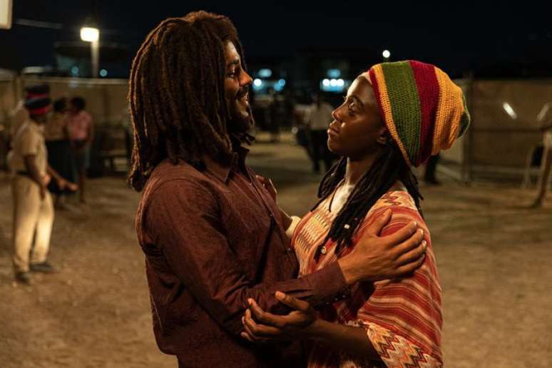 The relationship between Rita and Marley is poorly developed in the film. (Information/Plan B) The relationship between Rita and Marley is poorly developed in the film. (Information/Plan B)