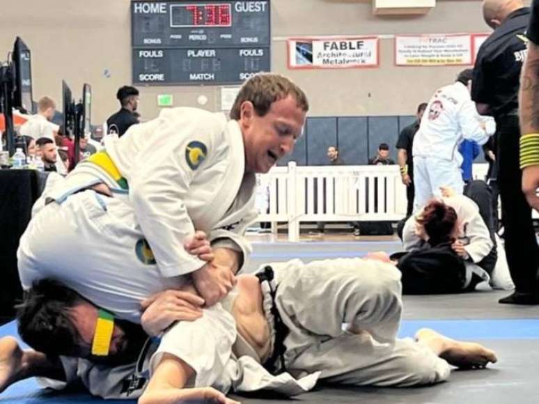 Mark Zuckerberg faz treinos regulares de jiu-jitsu, o que pode colocar sua vida em risco, diz a Meta em documento a investidores