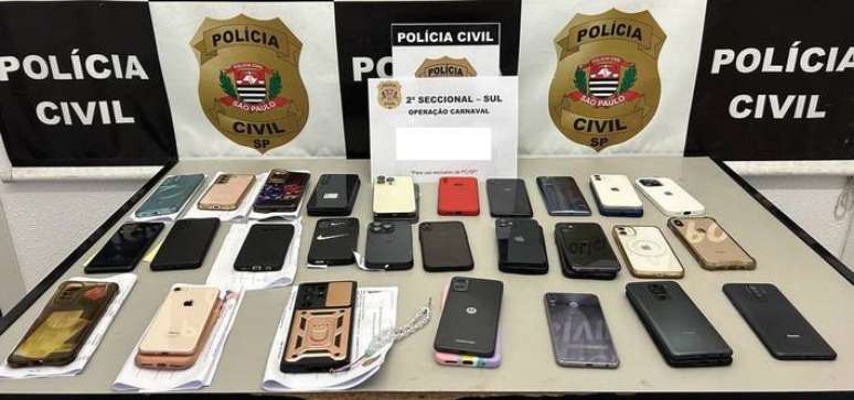 Celulares furtados foram apreendidos durante desfiles de blocos de rua no carnaval de São Paulo