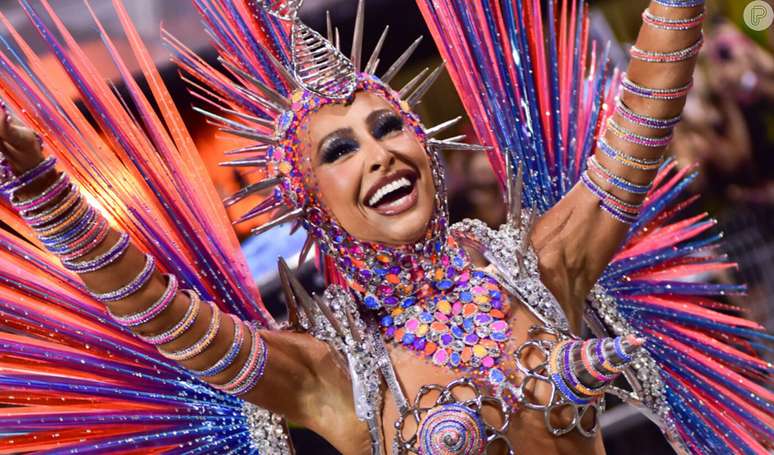 Sabrina Sato arrasou no desfile da Gaviões da Fiel no segundo dia de desfiles em SP.