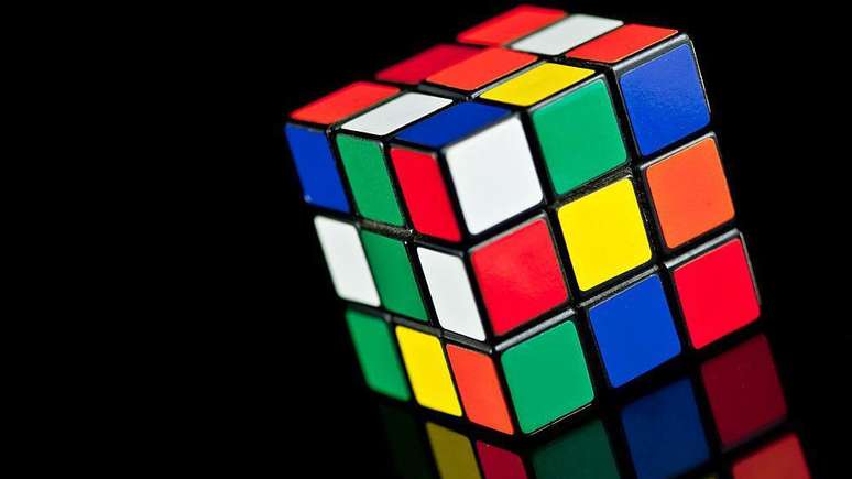 Ernő Rubik criou a mania do cubo mágico, que dominou os anos 1980