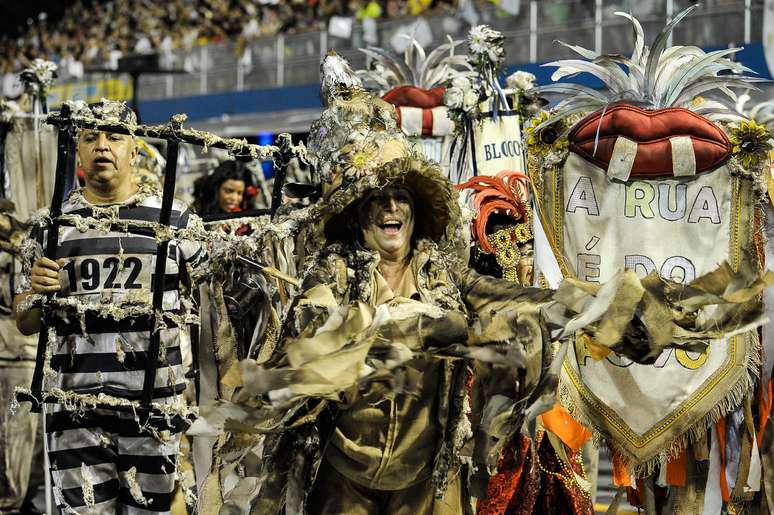 De volta à elite do carnaval de São Paulo, Vai-Vai foi a primeira escola a desfilar neste sábado, 10, no Anhembi. E, neste ano, a homenagem foi para o Hip Hop